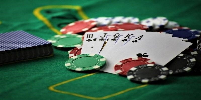 Chiến thuật "Gom bài" trong Phỏm Rikvip – Cách câu quân và phá bài đối thủ. Các Bước Cơ Bản Để Thực Hiện Chiến Thuật "Gom Bài"