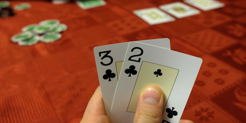 Nghệ thuật Bluff trong Poker Rikvip – Khi nào nên tố tất tay (All-in)? Khi Nào Nên Tố Tất Tay All-in Trong Bluff?